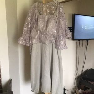 Wedding dress. Size 93 x 75. Never been worn. Tags still attached.